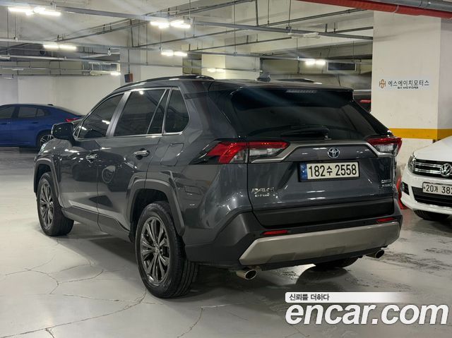 Toyota RAV4 2022 — photo 6