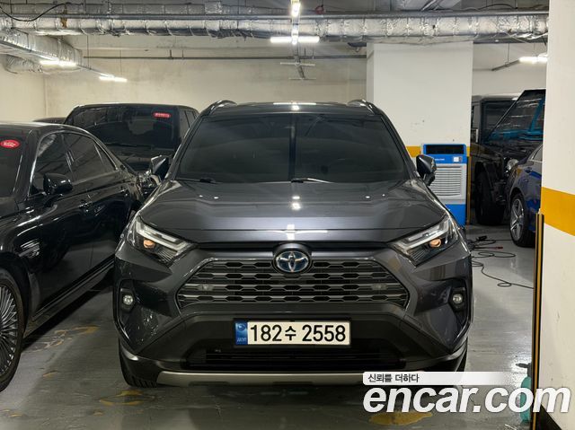Toyota RAV4 2022 — photo 9