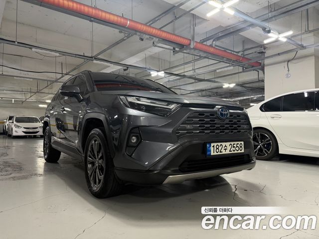 Toyota RAV4 2022 — photo 10