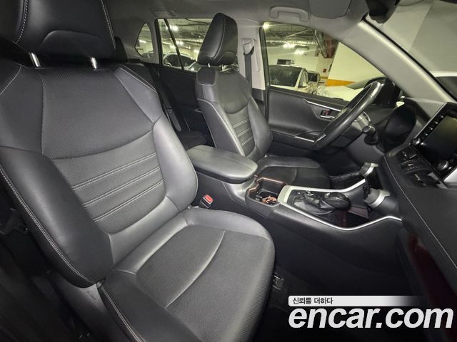 Toyota RAV4 2022 — photo 14