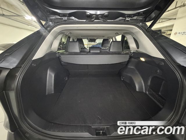 Toyota RAV4 2022 — photo 18