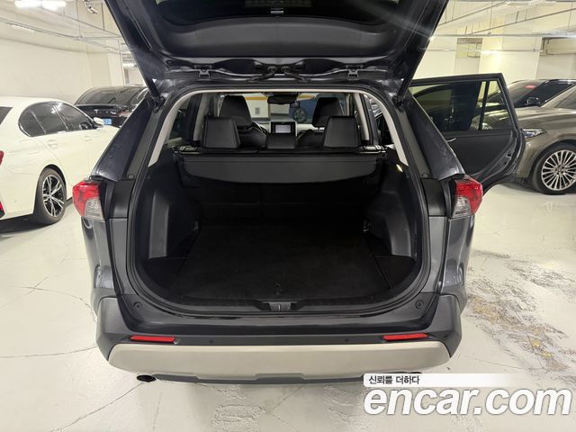 Toyota RAV4 2022 — photo 19