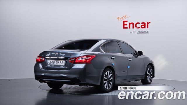 Nissan Altima 2017 — photo 2