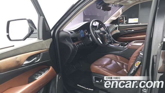 Cadillac Escalade 2017 — photo 10