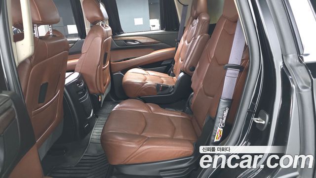 Cadillac Escalade 2017 — photo 11