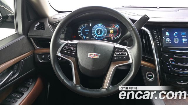 Cadillac Escalade 2017 — photo 12