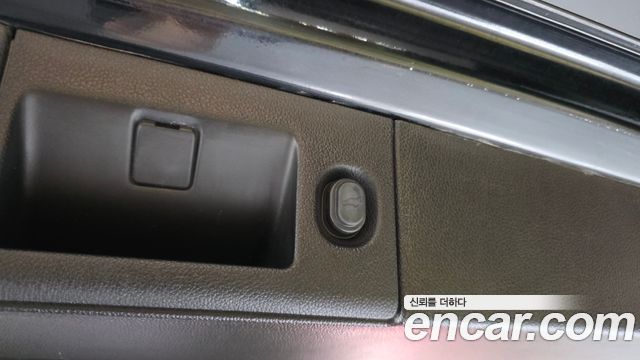 Cadillac Escalade 2017 — photo 19