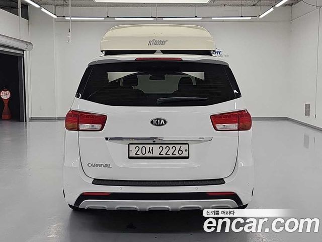 Kia Canival 2017 — photo 3