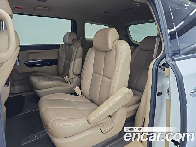 Kia Canival 2017 — photo 12