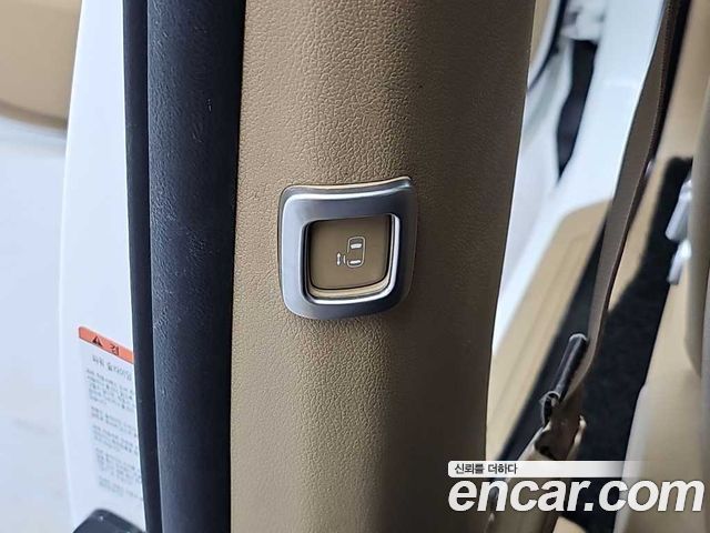 Kia Canival 2017 — photo 16