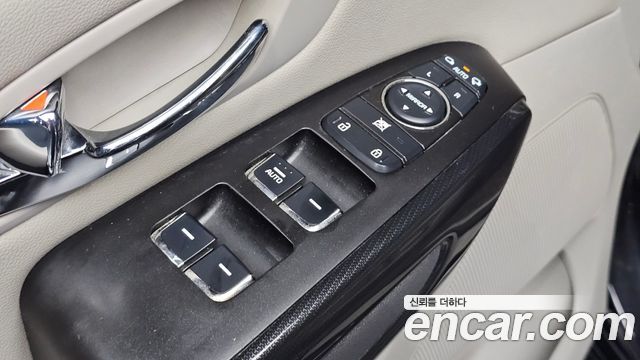 Kia Canival 2016 — photo 19