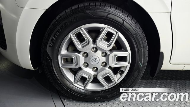 Hyundai Staria 2022 — photo 5