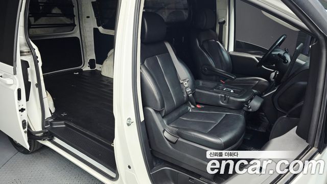 Hyundai Staria 2022 — photo 24