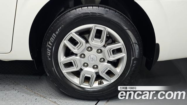Hyundai Staria 2022 — photo 7