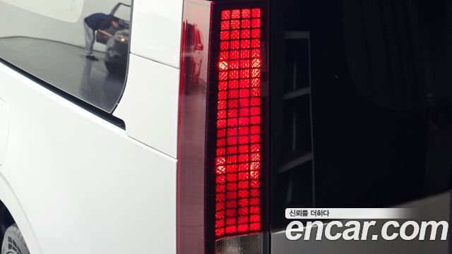 Hyundai Staria 2022 — photo 9