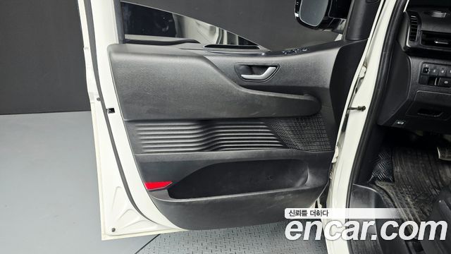 Hyundai Staria 2022 — photo 14
