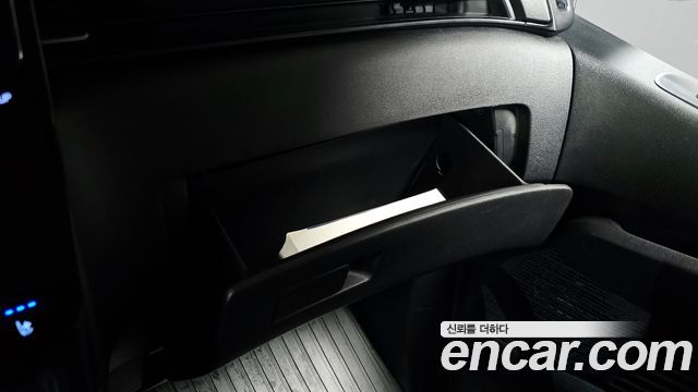 Hyundai Staria 2022 — photo 33