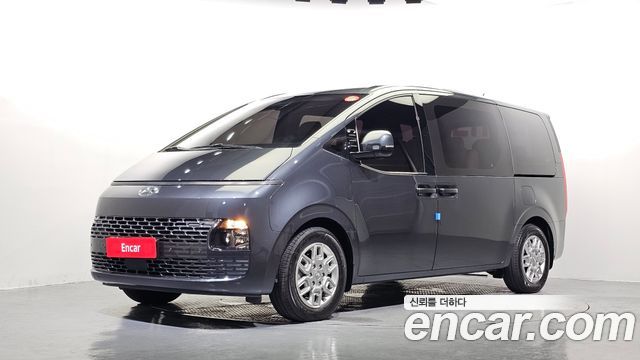 Hyundai Staria 2023 — photo 1