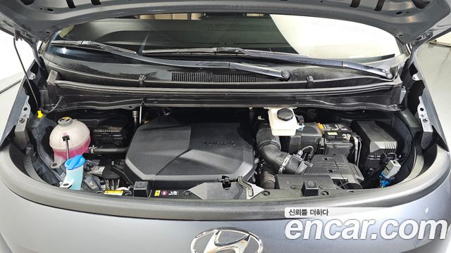 Hyundai Staria 2023 — photo 6