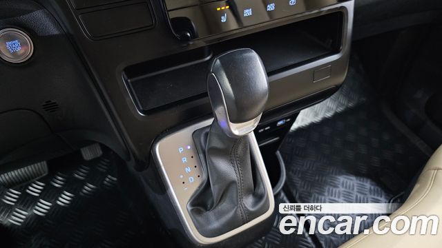 Hyundai Staria 2023 — photo 12