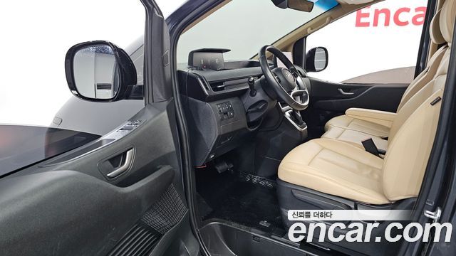 Hyundai Staria 2023 — photo 13