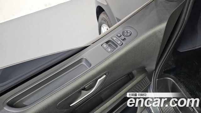 Hyundai Staria 2023 — photo 19