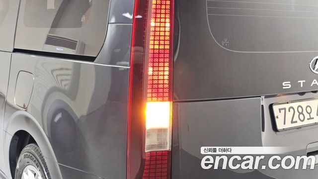 Hyundai Staria 2023 — photo 9