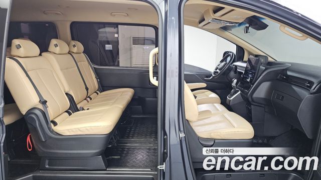 Hyundai Staria 2023 — photo 16