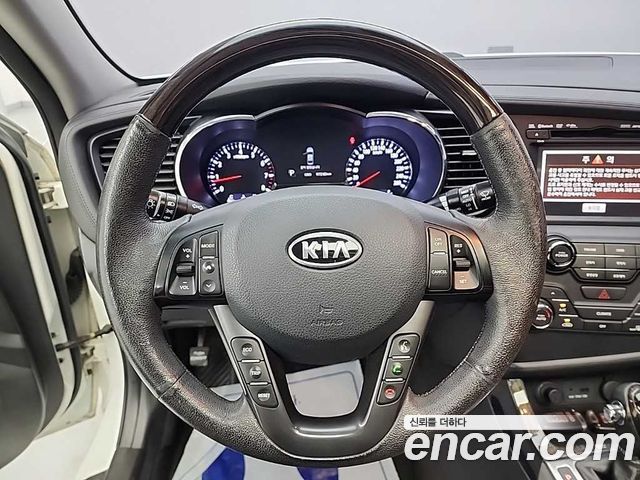 Kia K5 2012 — photo 9
