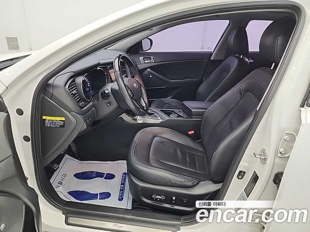Kia K5 2012 — photo 11