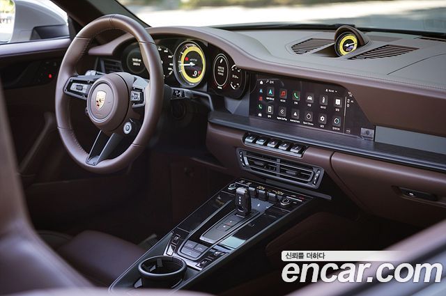 Porsche 911 2024 — photo 6