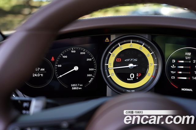 Porsche 911 2024 — photo 8