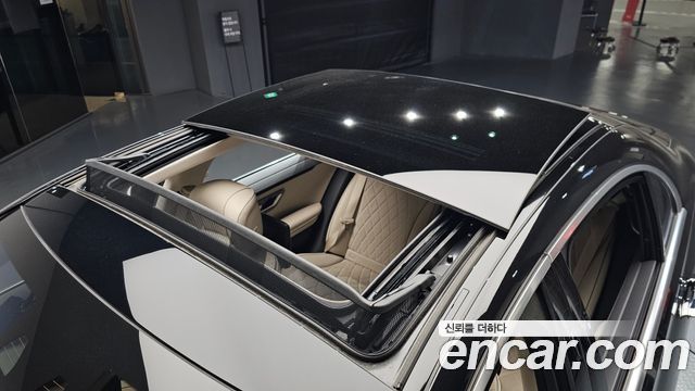 Mercedes-Benz S-Class 2021 — photo 38