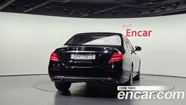 Mercedes-Benz E-Class 2018 — photo 4