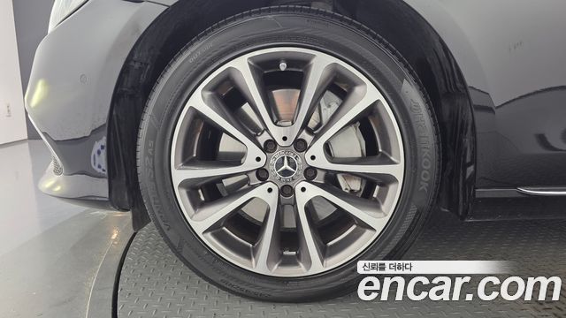 Mercedes-Benz E-Class 2018 — photo 5