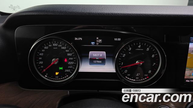 Mercedes-Benz E-Class 2018 — photo 11