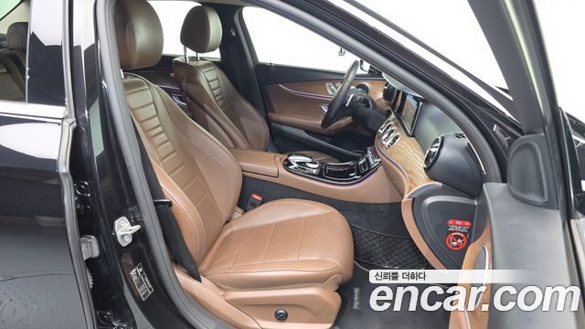Mercedes-Benz E-Class 2018 — photo 17