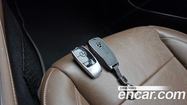 Mercedes-Benz E-Class 2018 — photo 24