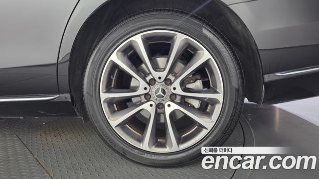 Mercedes-Benz E-Class 2018 — photo 7
