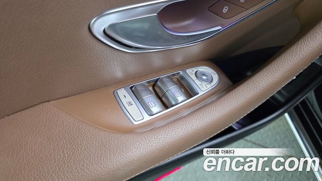 Mercedes-Benz E-Class 2018 — photo 29