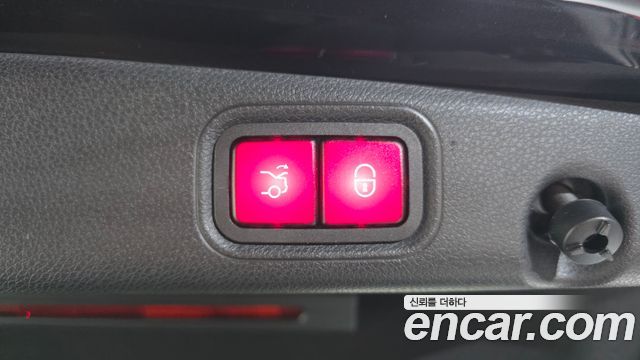 Mercedes-Benz E-Class 2018 — photo 31