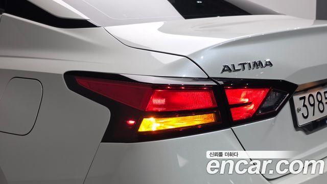 Nissan Altima 2019 — photo 9