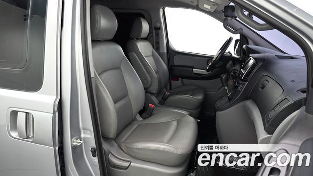 Hyundai Starex 2019 — photo 17