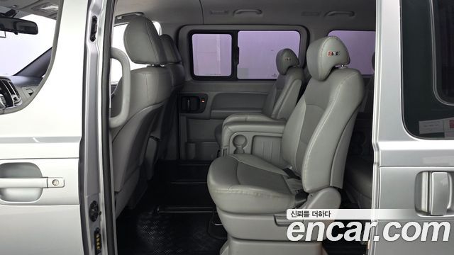 Hyundai Starex 2019 — photo 18