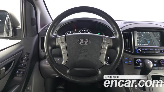 Hyundai Starex 2019 — photo 19