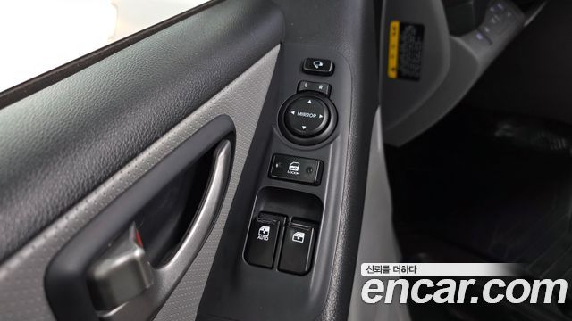 Hyundai Starex 2019 — photo 24