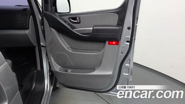 Hyundai Starex 2019 — photo 15