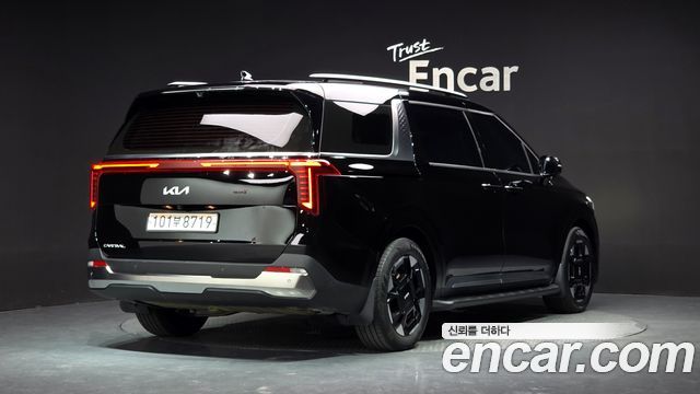 Kia Canival 2025 — photo 2