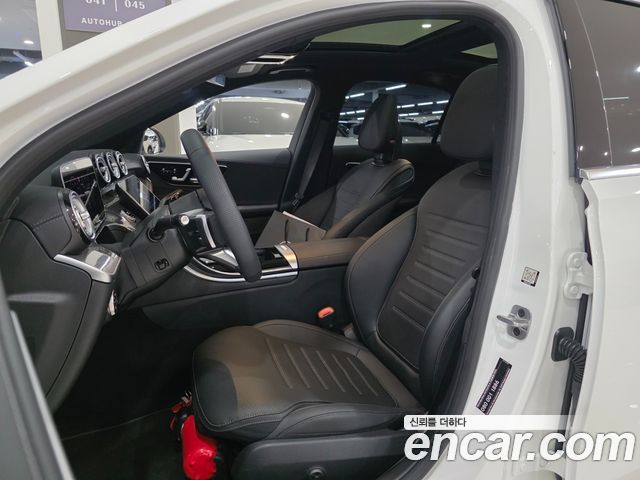 Mercedes-Benz C-Class 2026 — photo 10
