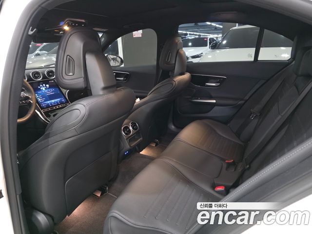 Mercedes-Benz C-Class 2026 — photo 11